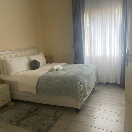 Ferienwohnung @Jackie'S Avondale 2 Bed Flat At Harrow Court Harare Exterior foto
