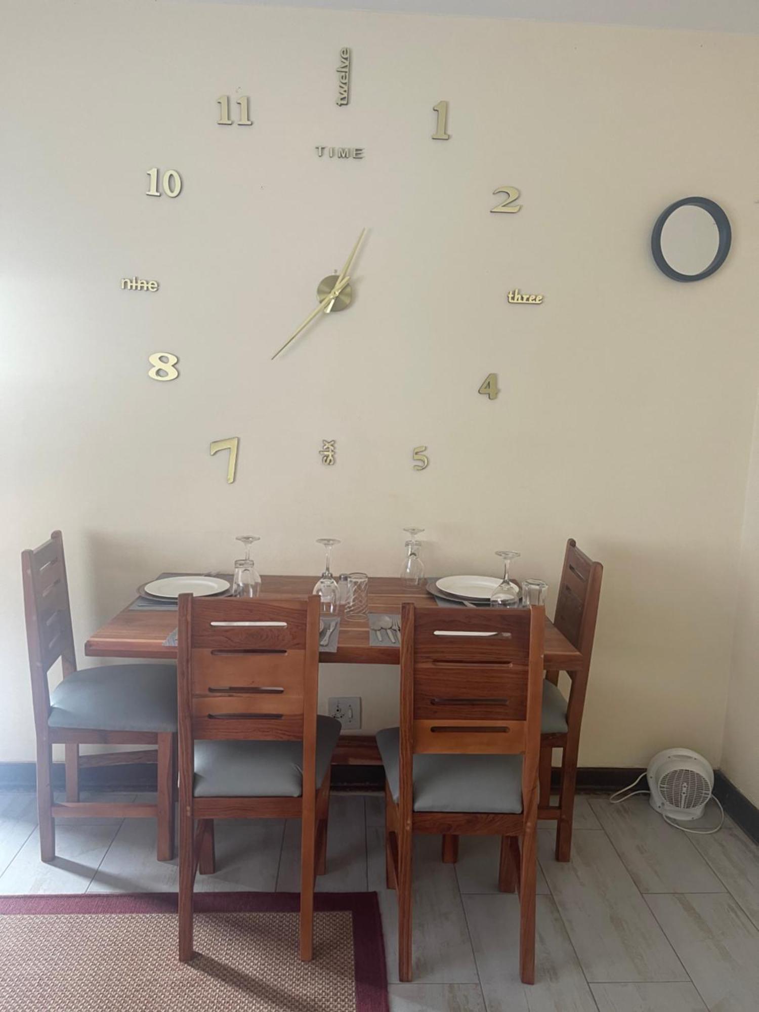 Ferienwohnung @Jackie'S Avondale 2 Bed Flat At Harrow Court Harare Exterior foto
