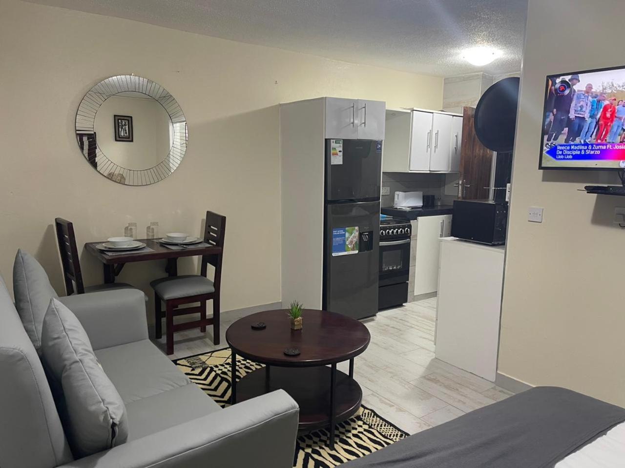 Ferienwohnung @Jackie'S Avondale 2 Bed Flat At Harrow Court Harare Exterior foto