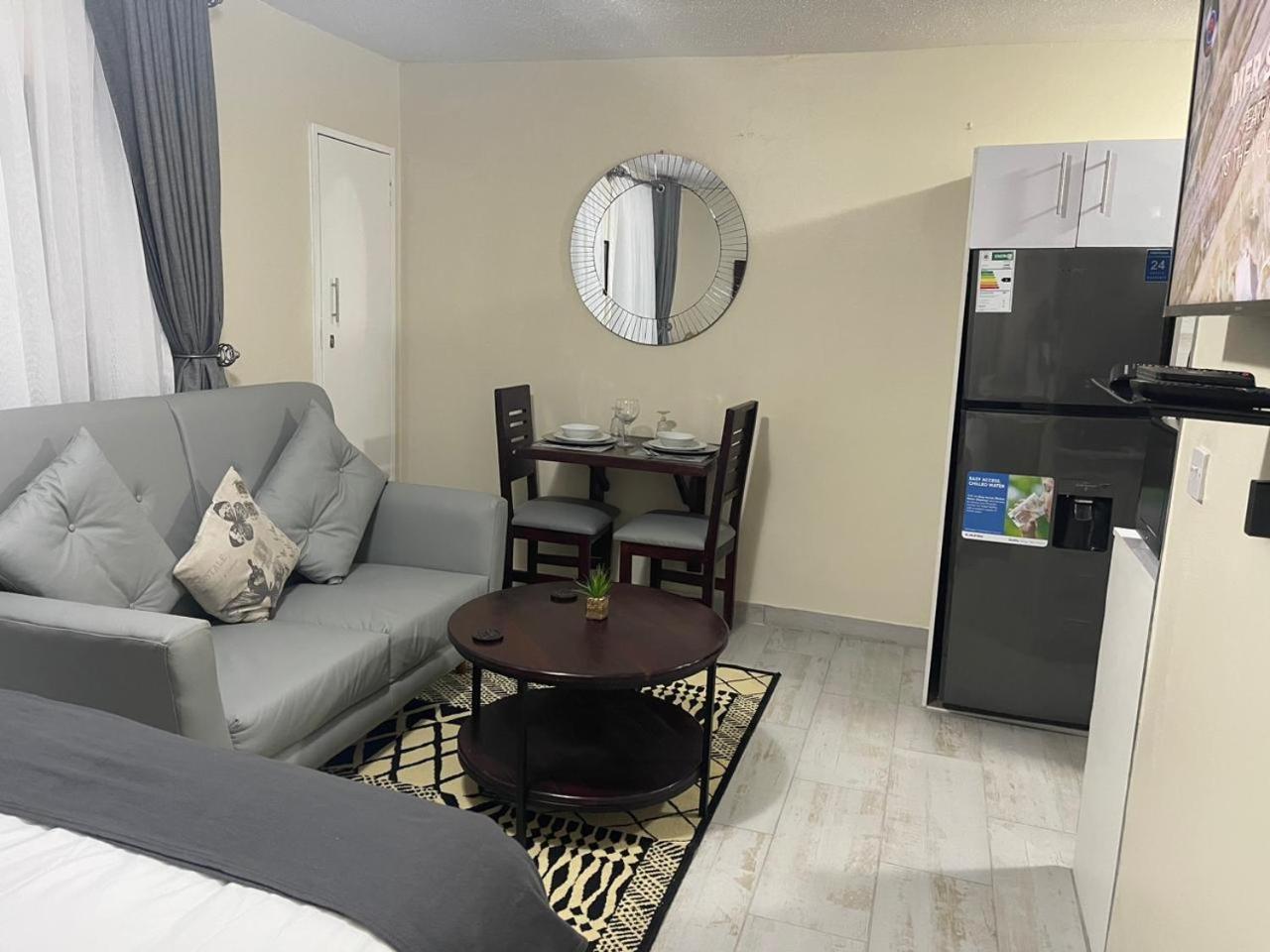 Ferienwohnung @Jackie'S Avondale 2 Bed Flat At Harrow Court Harare Exterior foto